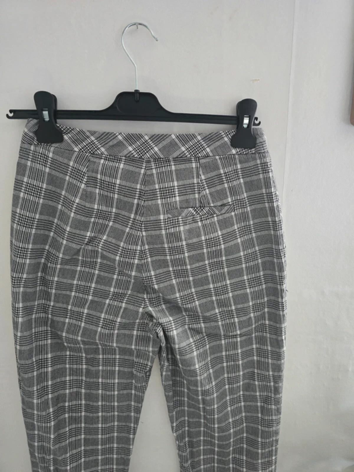Topshop Grey and White Checked High Waisted Cropped Trousers Size 8