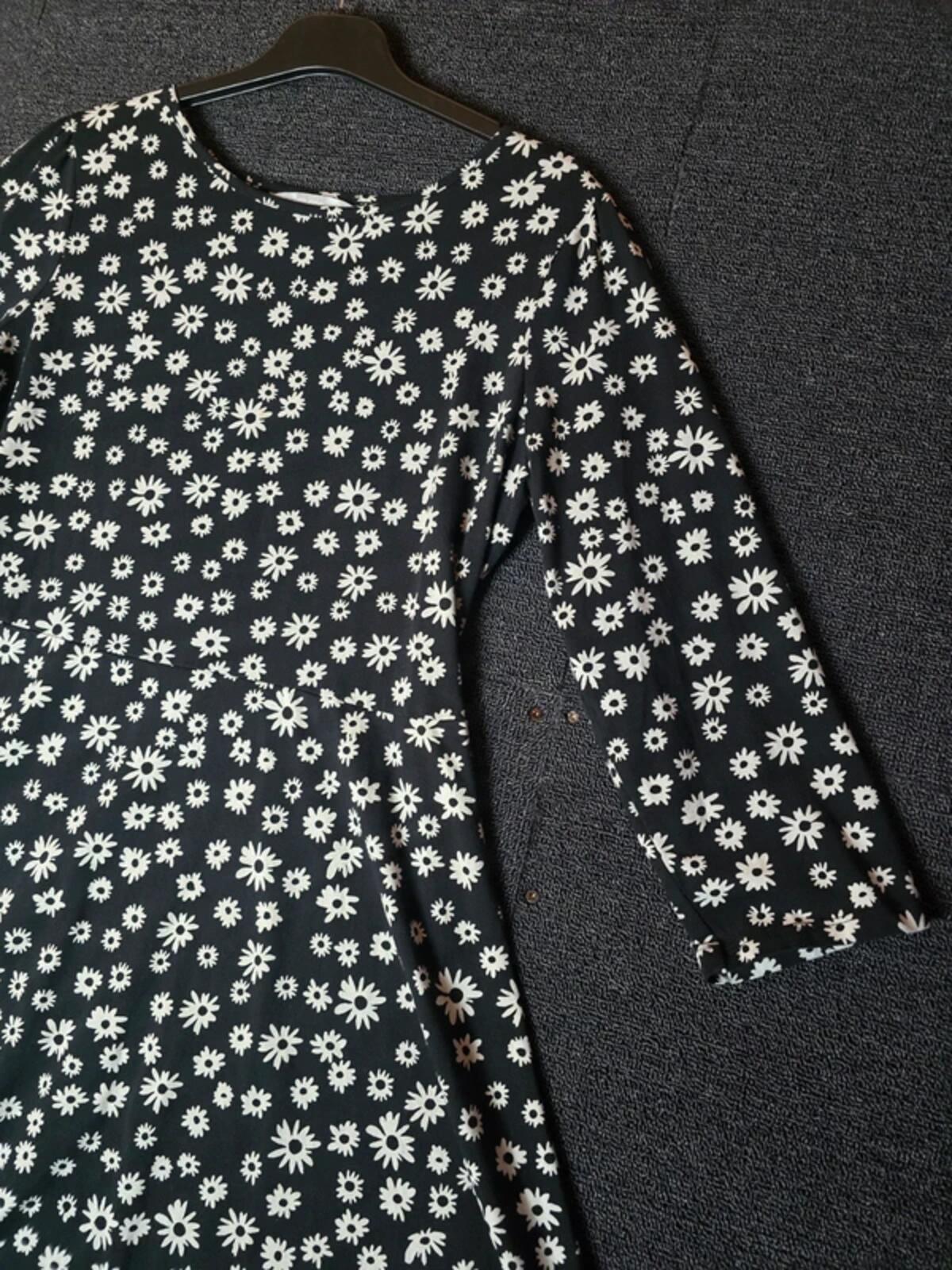 Red Herring black & white floral dress size 16