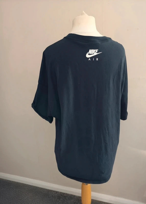 Nike Air Black Oversized Short-Sleeved T-Shirt  L Size 16-18
Nike Air Black Oversized Short-Sleeved T-Shirt  L Size 16-18
