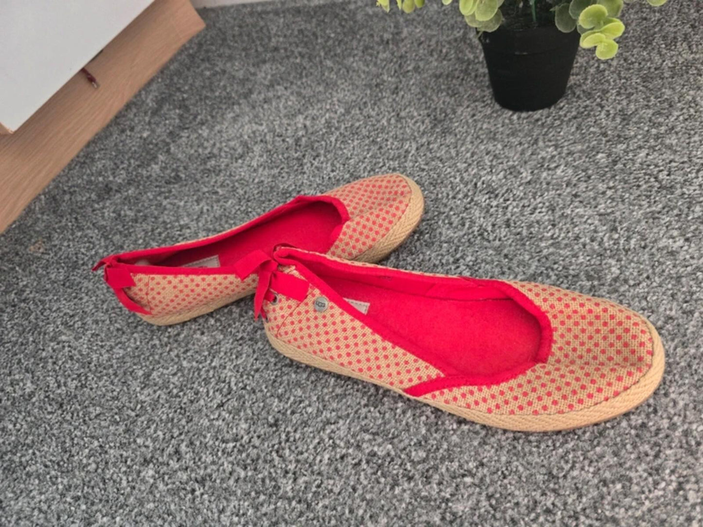 UGG Australia "Indah" Burlap Polka Dot Espadrille Flats pumps Size UK 4.5