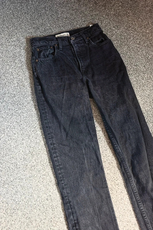 Abercrombie & Fitch The 90s Straight Black High Rise Jeans W23 Short Size 4