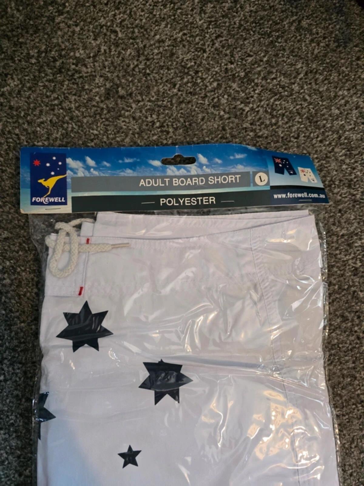 New In Packaging White Australia Flag & Kangaroo Board Shorts Size L