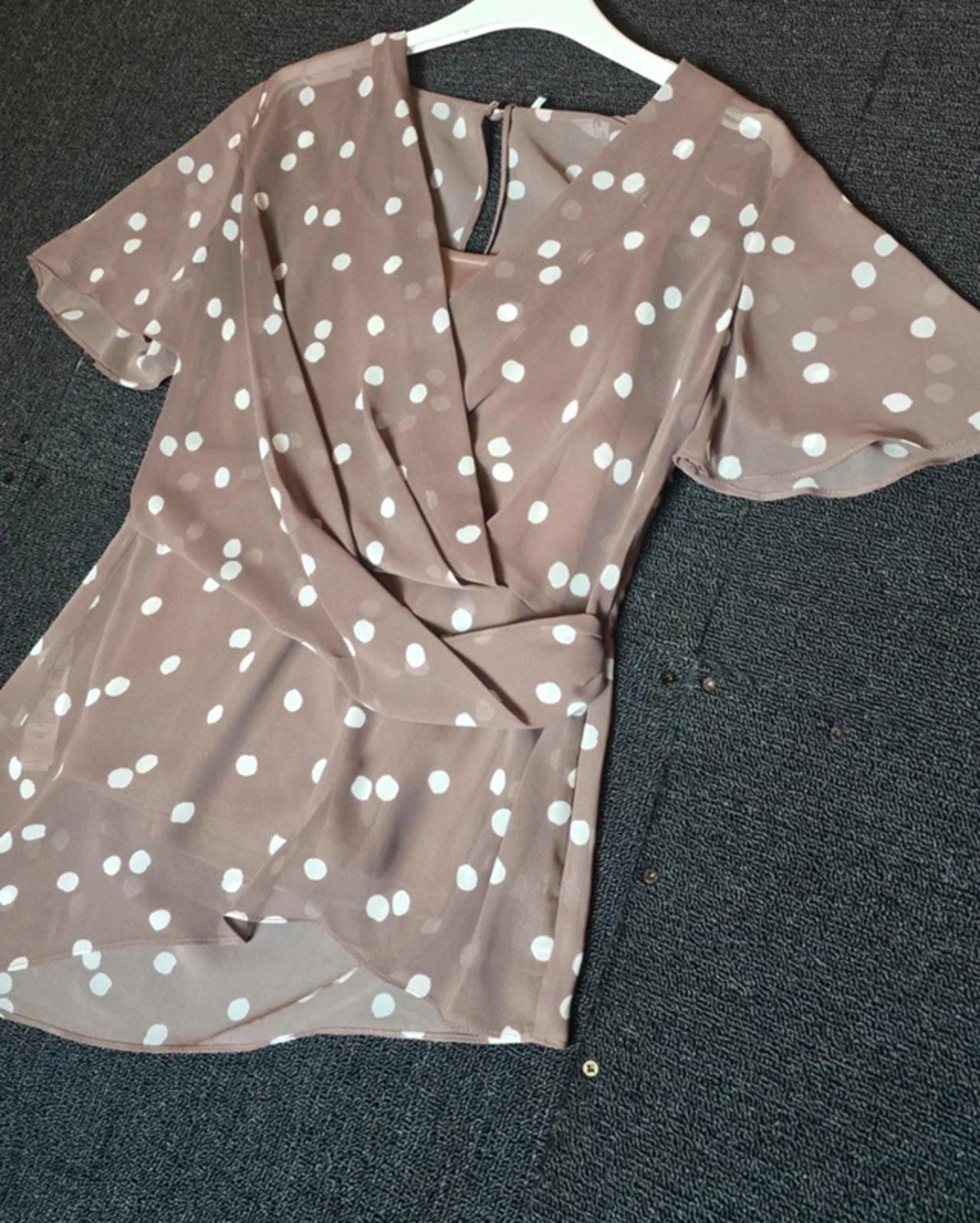 Jacqueline Vert brown & white polka dot top size 8 NWT