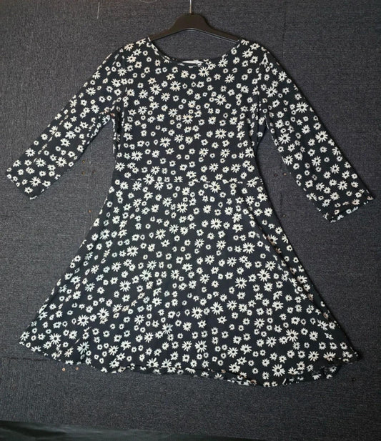 Red Herring black & white floral dress size 16