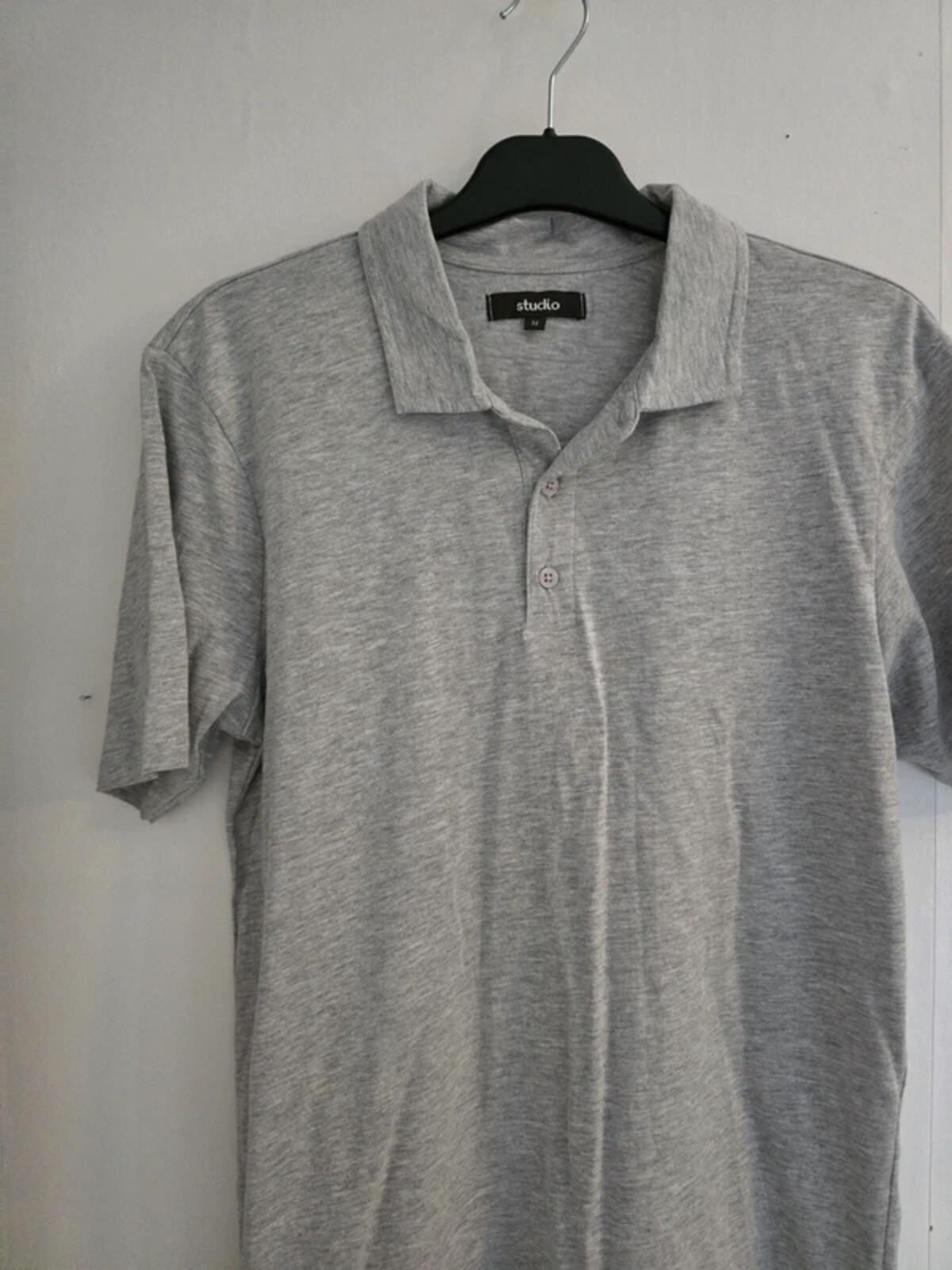 Studio Men's Light Grey Short-Sleeved Polo Shirt Size M