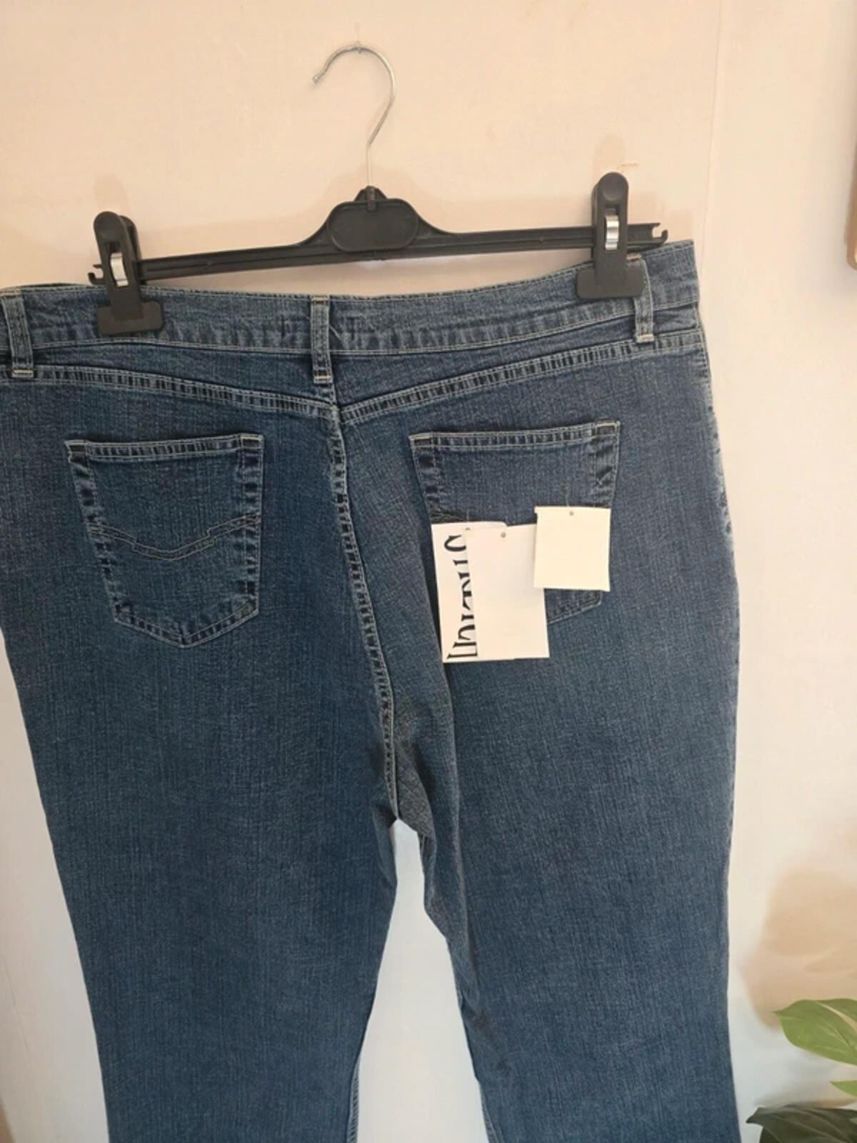 NWT High-Waisted Blue Bootcut Stretch Jeans Size 20