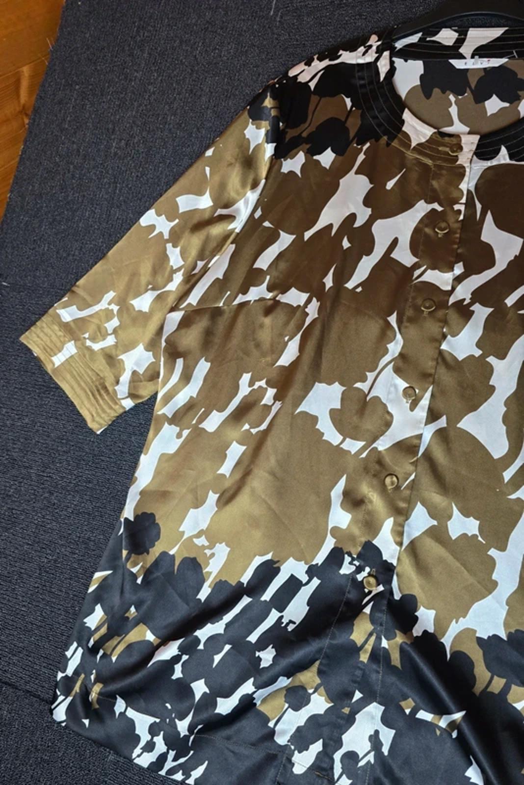 Elvi Tunic Top Khaki Black & White Size 26 Floral Button Up Spring