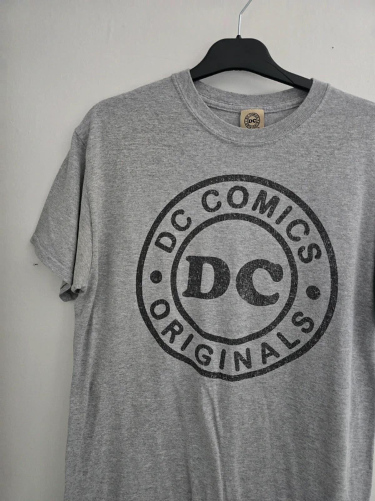 DC Comics Men's Grey Originals Graphic Crew Neck T-Shirt Size Medium