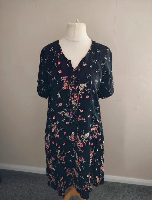 Phase Eight Black Floral Dress – UK Size 16 – Short Sleeves Pockets Smart Casual