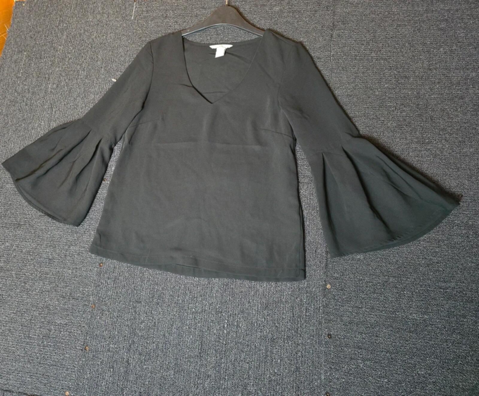 H&M black V-Neck Top Flared Sleeves Size 4-6