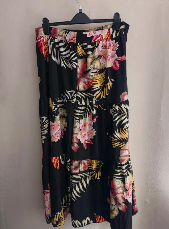 Shein Curve Black Multicoloured Floral Flared Maxi Skirt 1XL Size 18