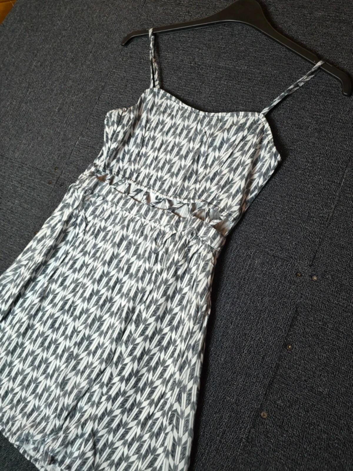 H&M black & white patterned sleeveless mini dress size 12
