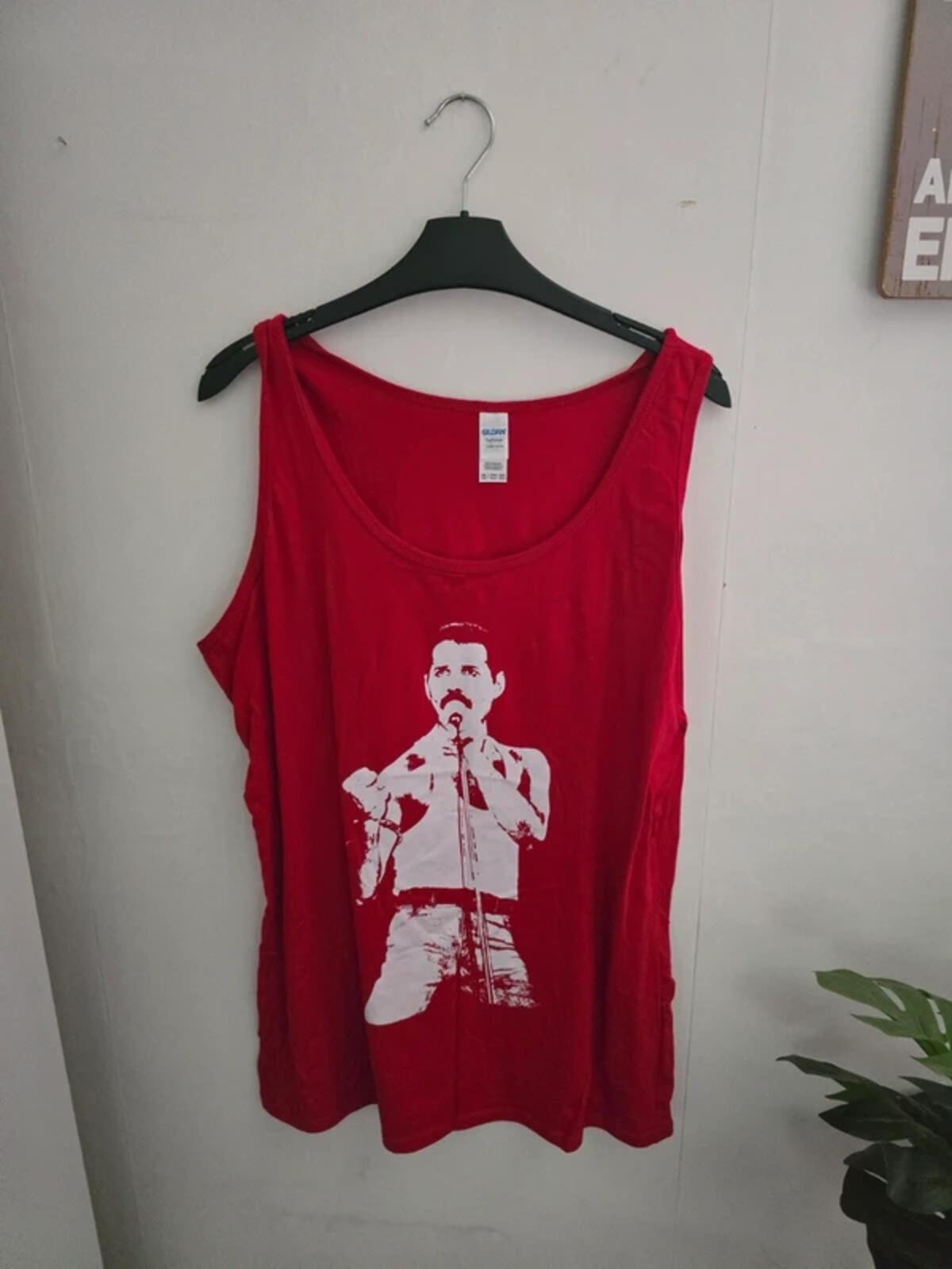Gildan Freddie Mercury Red Graphic Vest Top Size 2XL