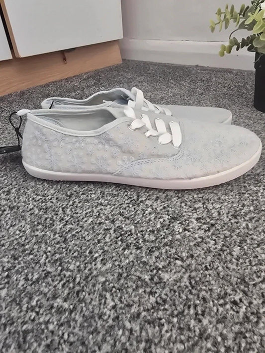 Primark Light Blue & Beige Embroidered Floral Plimsolls Pumps Size 7