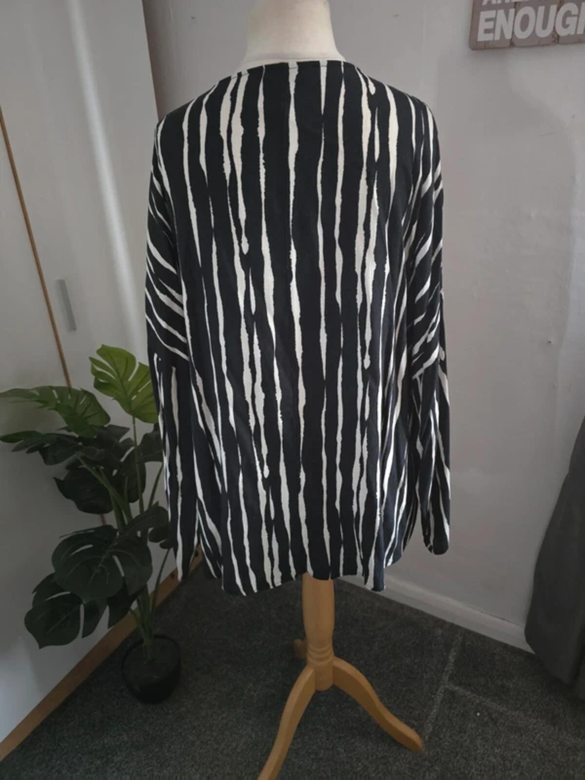 F&F Black & White Oversized Blouse  Size 10 - Lightweight Viscose