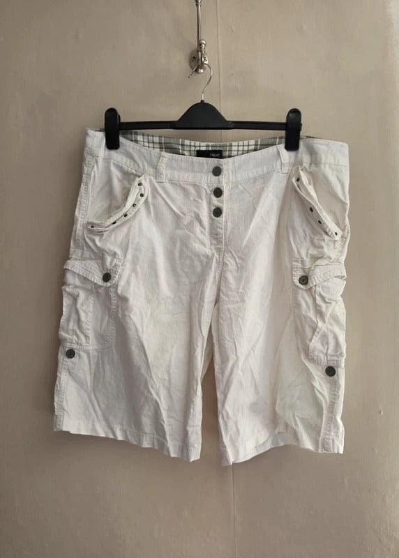 Next White Cotton High-Waisted Knee-Length Cargo Shorts Size 18 Fits Size 16–18