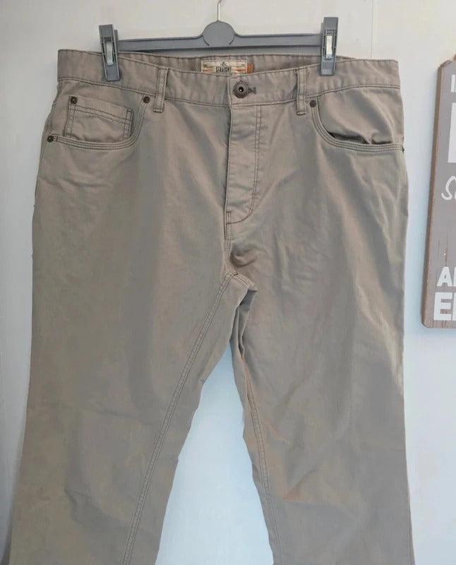 Next Men’s Classic Beige Straight-Leg Chinos 38Reg