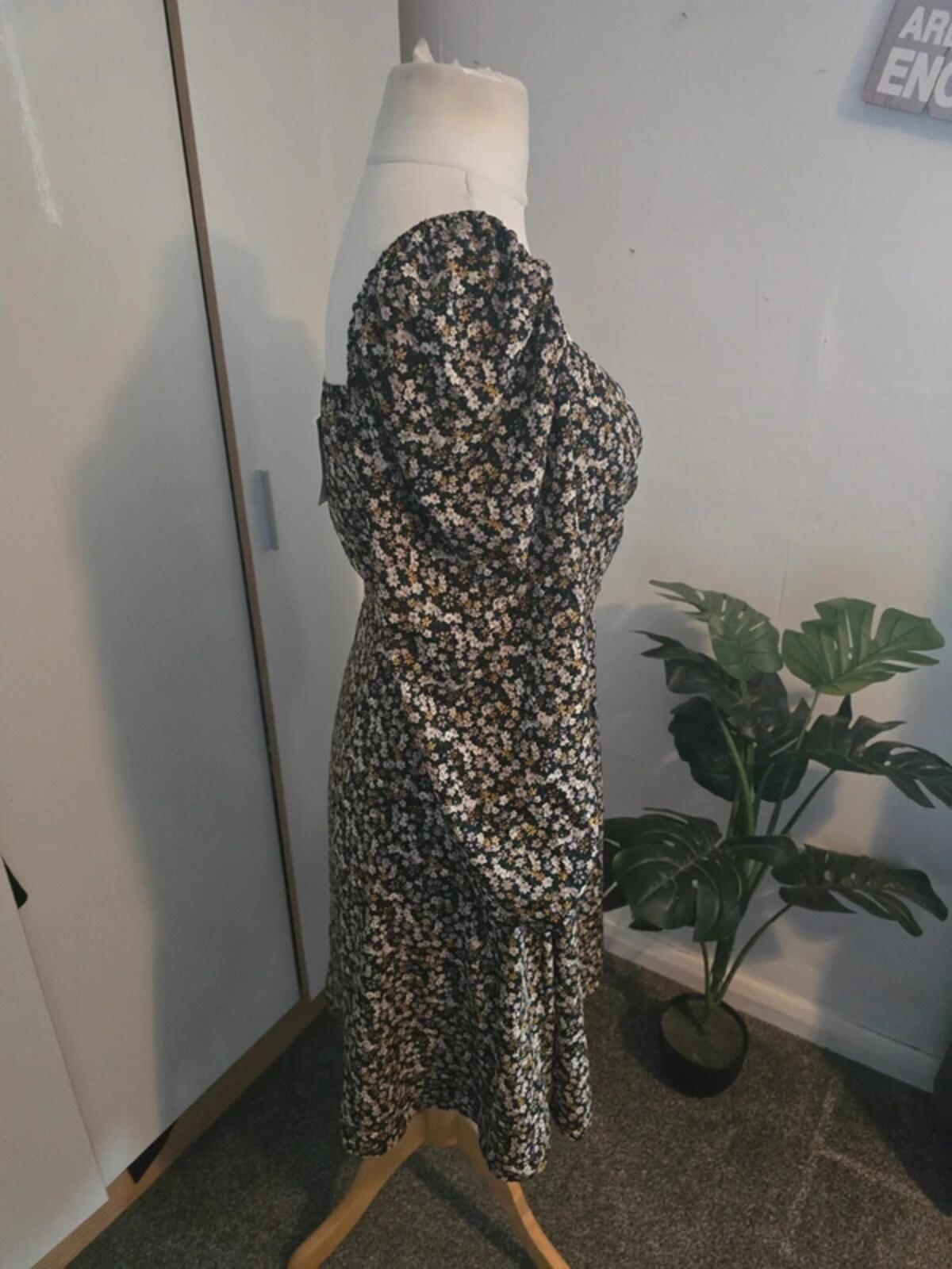 NWT Anotherlook Black & Beige Off The Shoulder Flared Dress Size 12