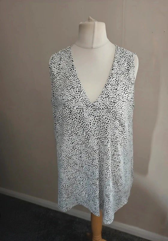 George White & Black Patterned V-Neck Sleeveless Vest Top Size 12