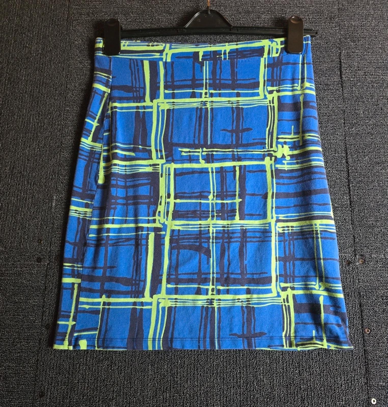 House of Holland Knee Length Skirt Blue & Green Size 14 Bodycon Stretchy Fit