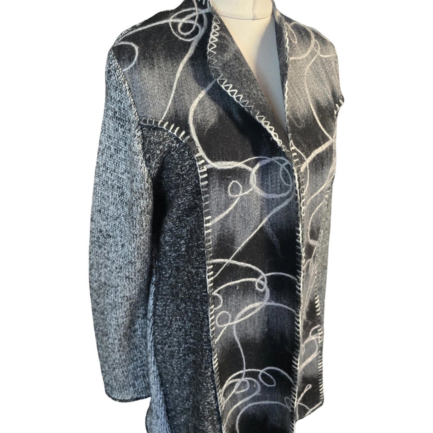Klass Cardigan Grey Black Pattern Size 16 Open Front Causal