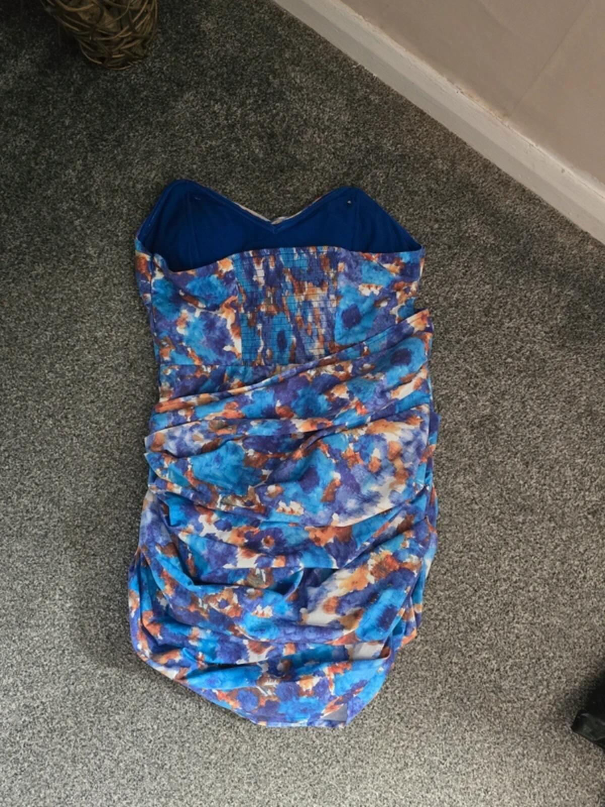 Fashion Nova Blue & Beige Patterned Mini Dress Medium (Best Fit size 10)