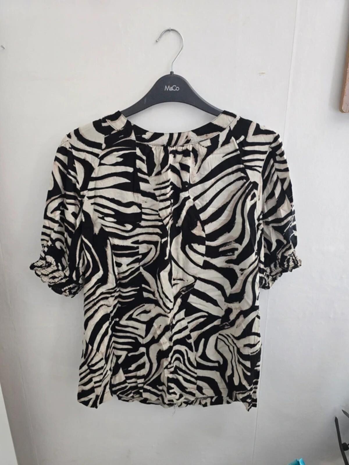 Bonmarché Cream & Black Patterned V-Neck Top Size 14