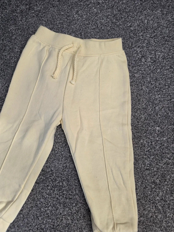 Primark Baby Girls Pastel Light Yellow Cuffed Pintuck Jogging Bottoms Age 18-24 Months