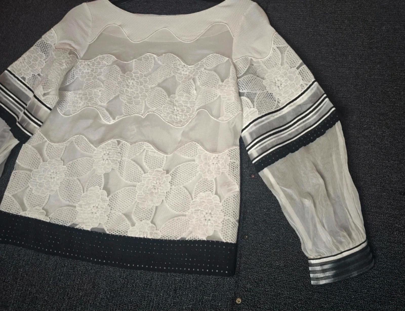 Maria Grazia Severi white & black lace floral top size 12