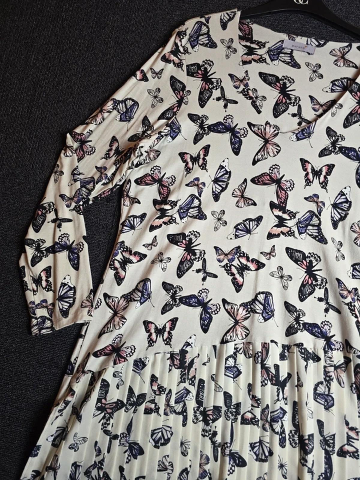 Per Una Top Size 18 Cream Pleated Causal