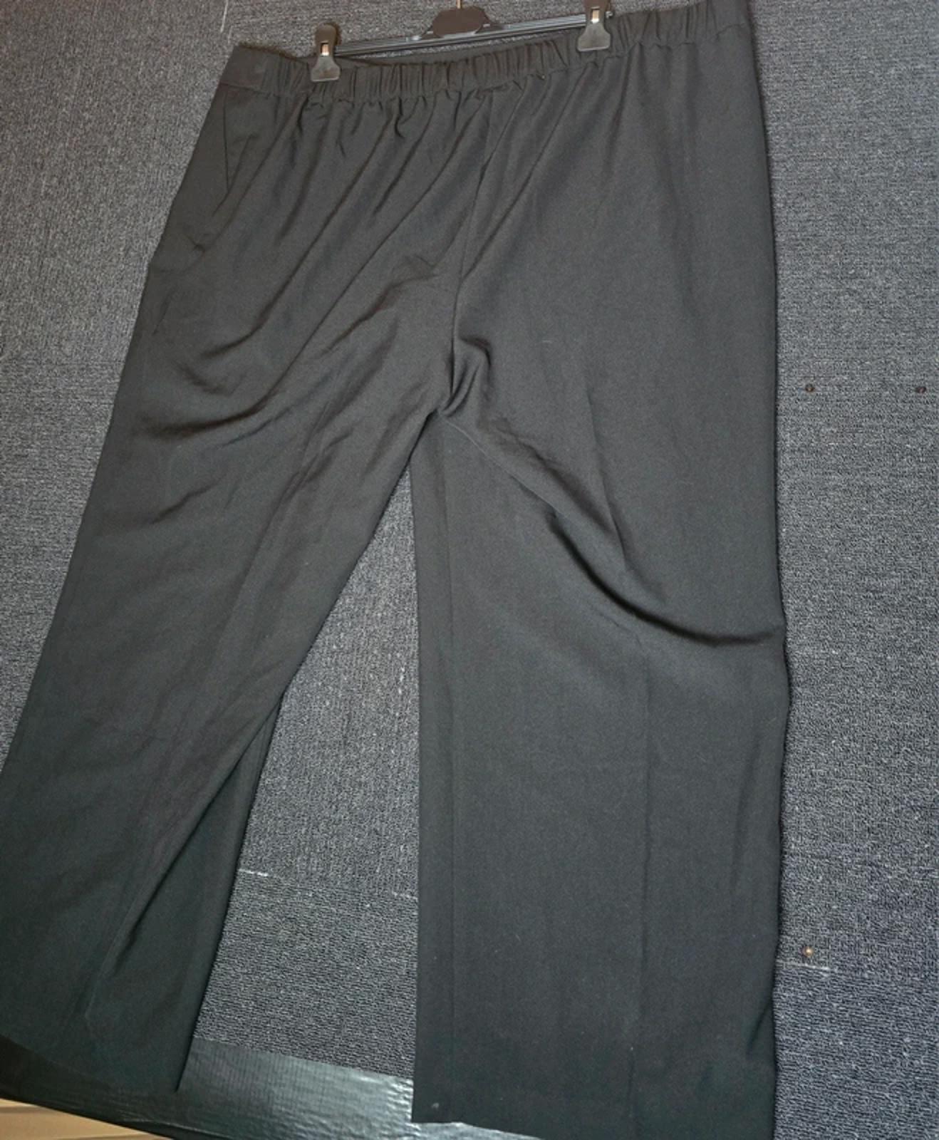 Avenue Black Straight Leg Work Trousers – Size 22 – Tummy Control – NWT