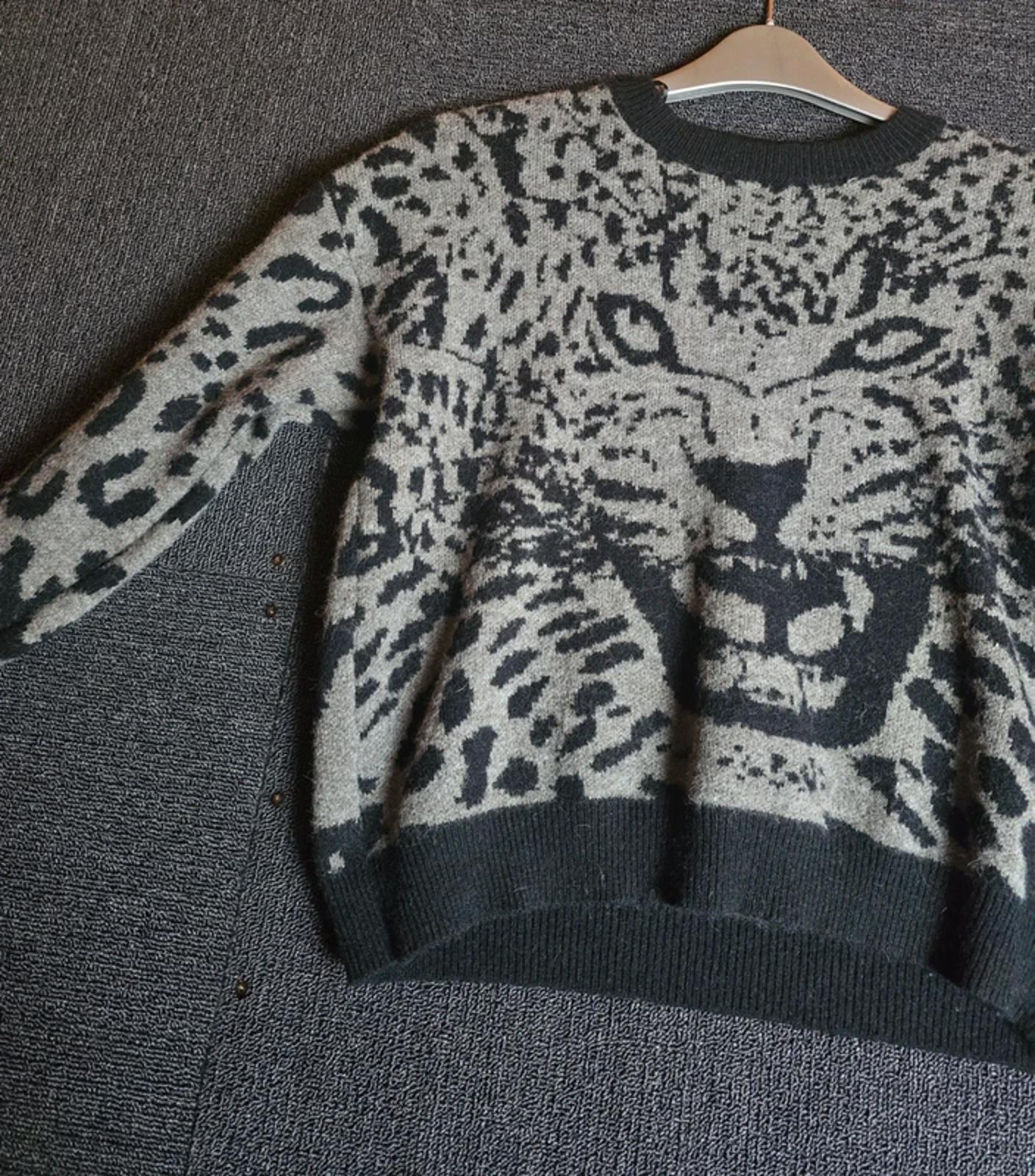 Qed London Animal Print Jumper Grey & Black Size 10/12 Statement Knit