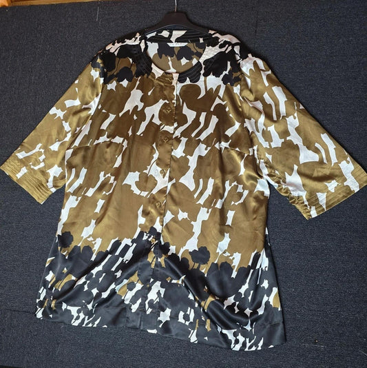 Elvi Tunic Top Khaki Black & White Size 26 Floral Button Up Spring