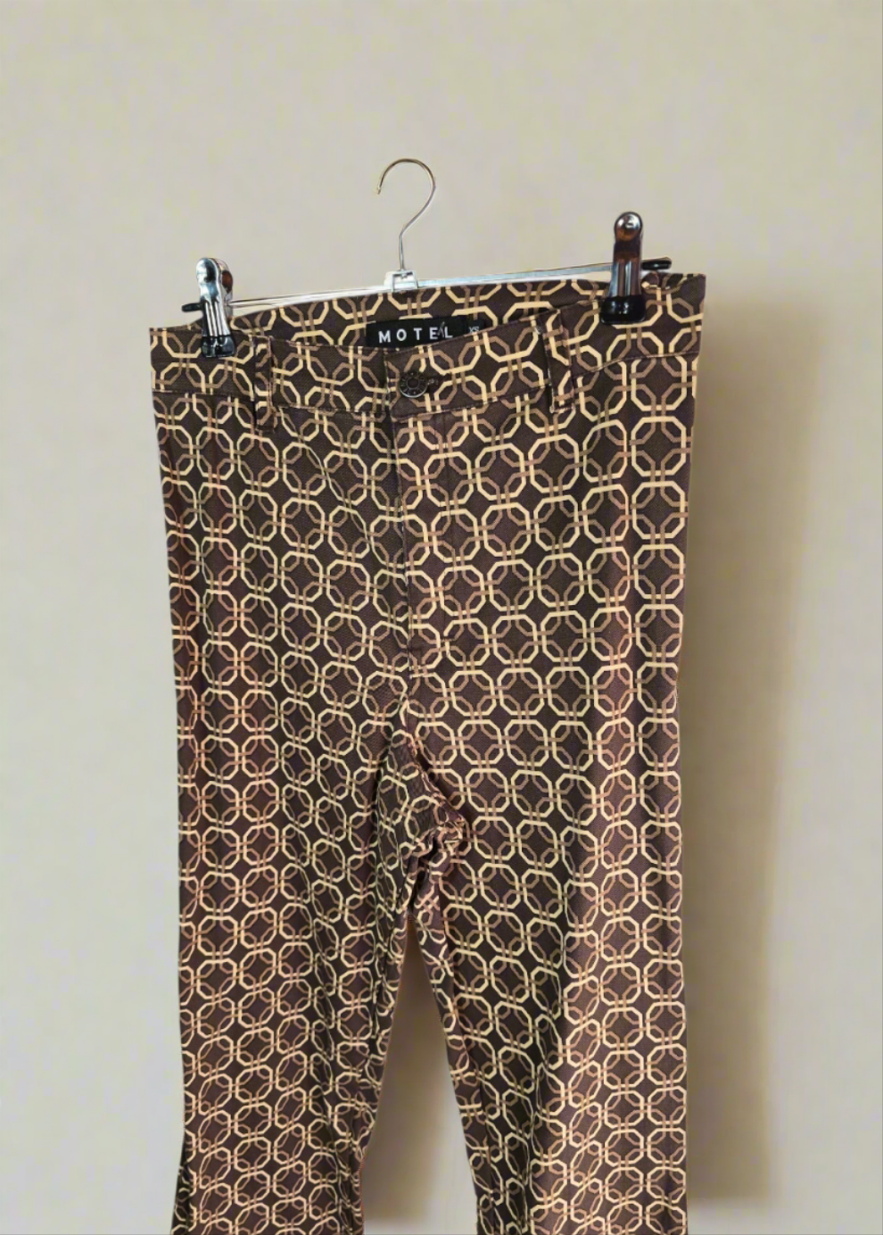 Ladie's Motel brown geometric bootcut high waisted trousers size XS 6