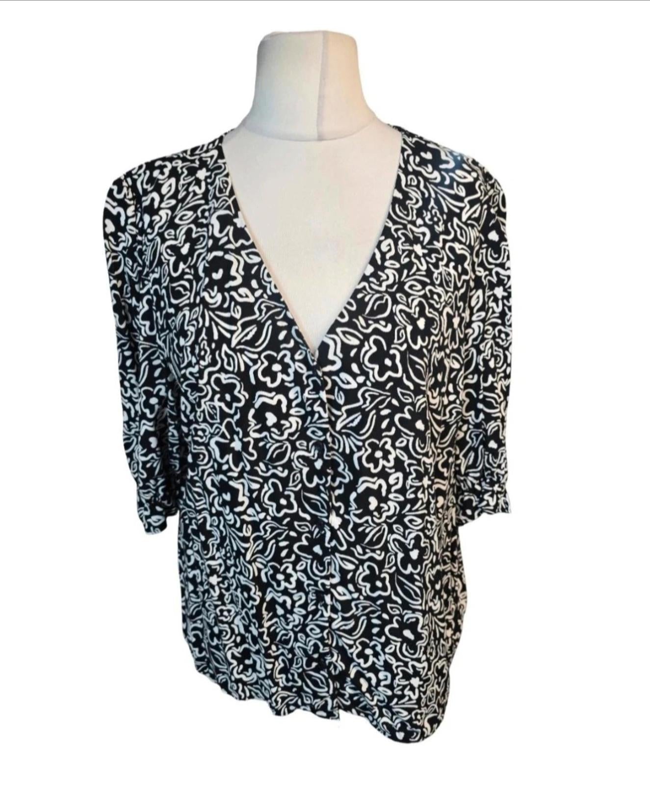 New Look black & white floral top size 16