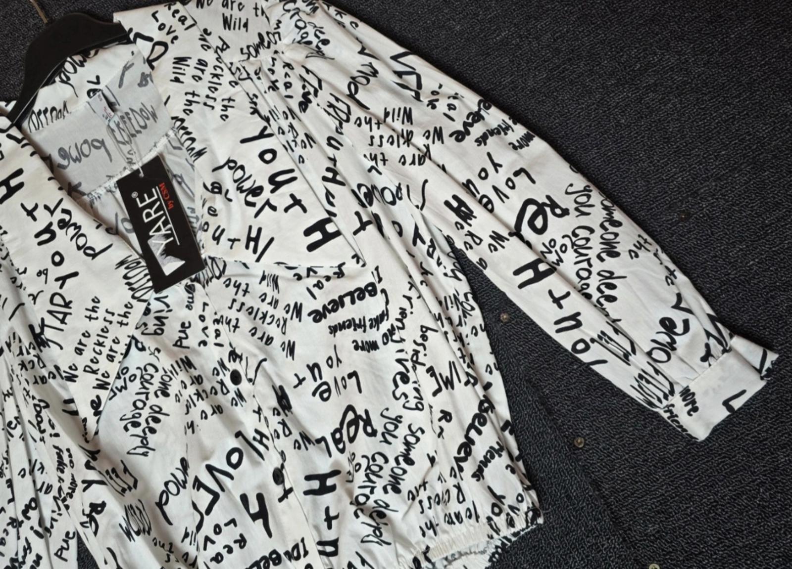 Yare by CSM print black & white crop shirt Nwt size 8/10