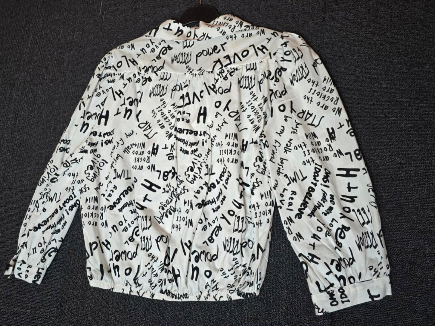 Yare by CSM print black & white crop shirt Nwt size 8/10