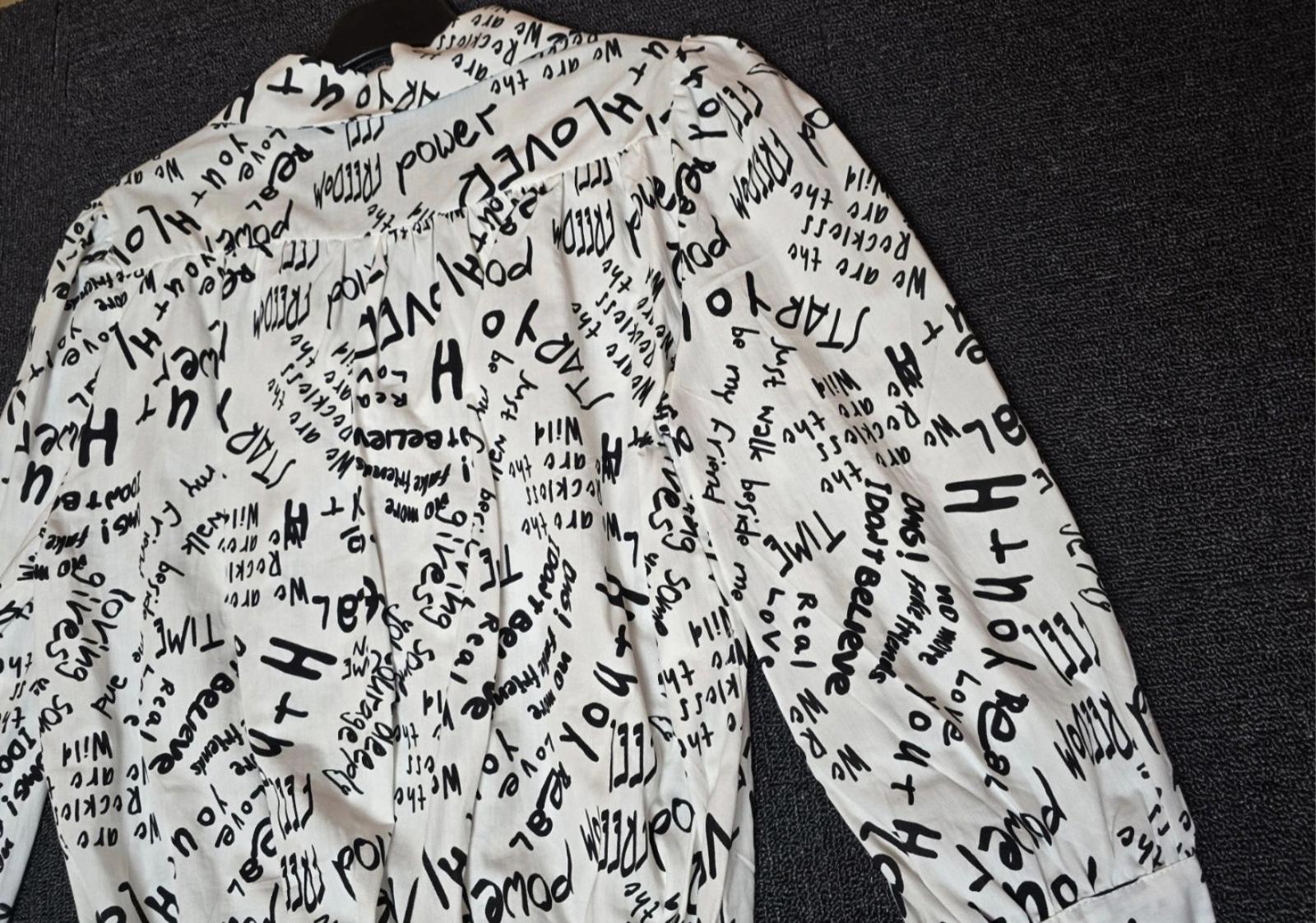 Yare by CSM print black & white crop shirt Nwt size 8/10