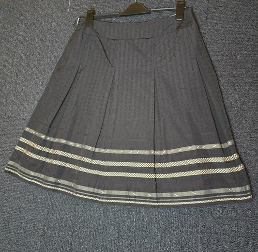 Planet black & beige flared midi length skirt size 12