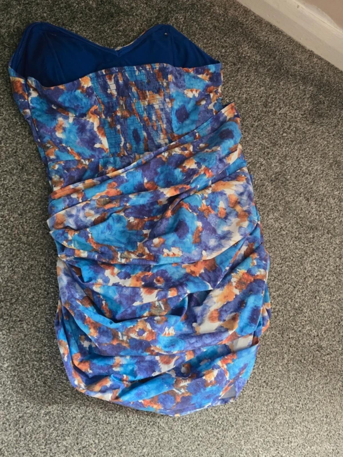 Fashion Nova Blue & Beige Patterned Mini Dress Medium (Best Fit size 10)