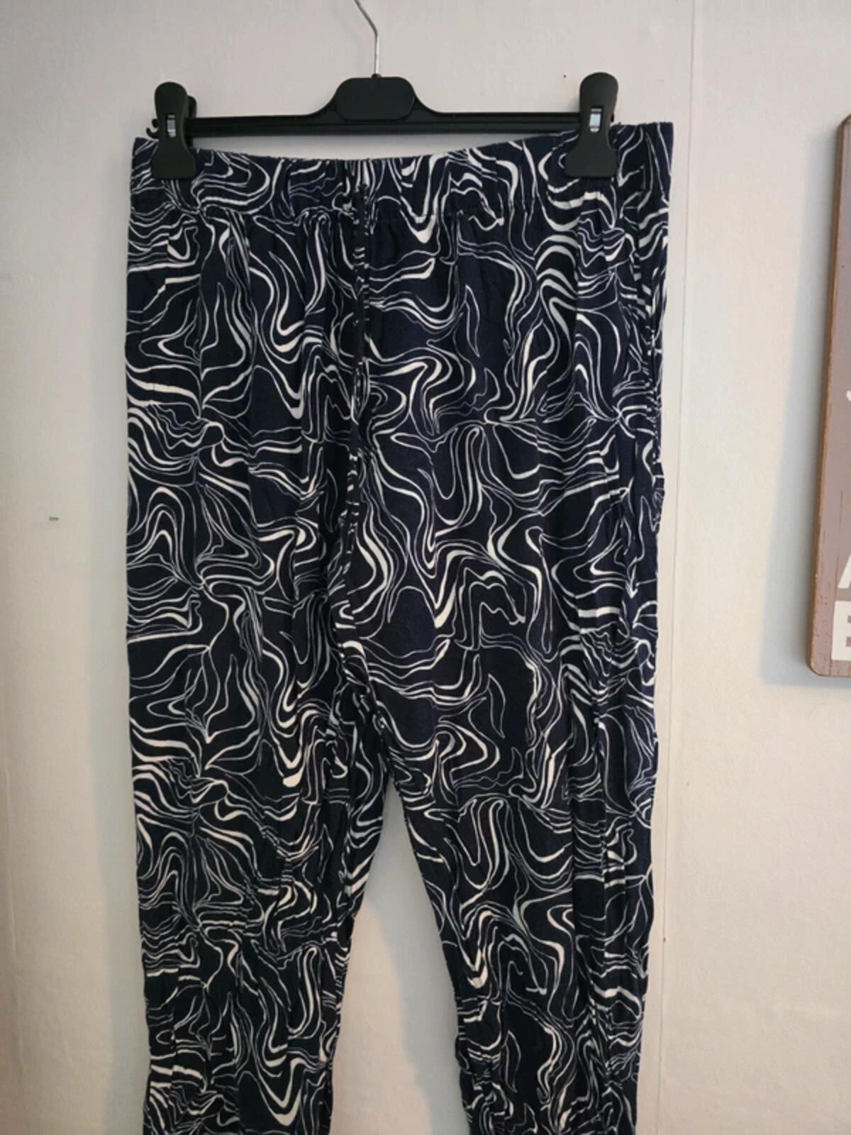 Primark Ladies Navy & White Patterned Viscose Trousers Size 12-14