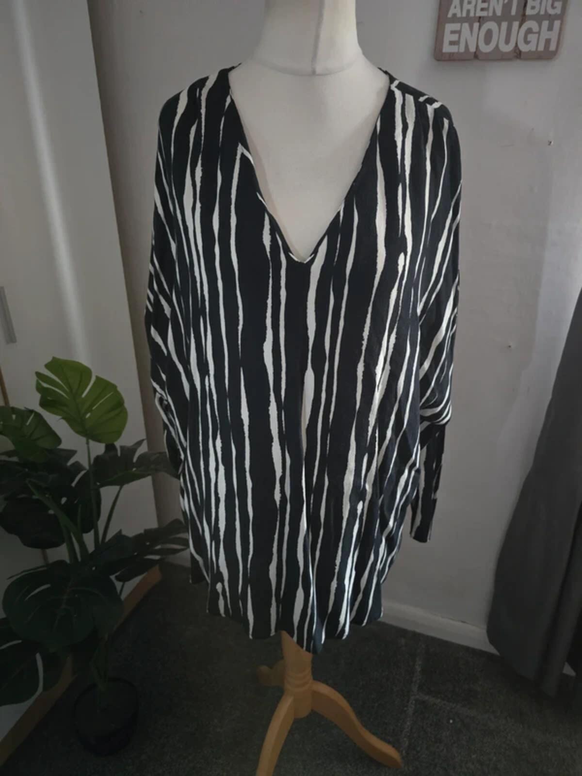 F&F Black & White Oversized Blouse  Size 10 - Lightweight Viscose