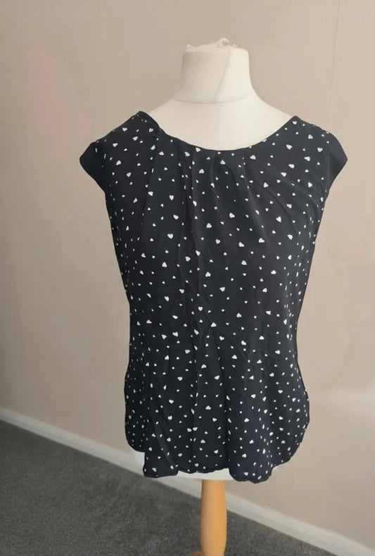 F&F Black & White Polka Dot Heart Short Sleeved Dip Hem Top Size 12