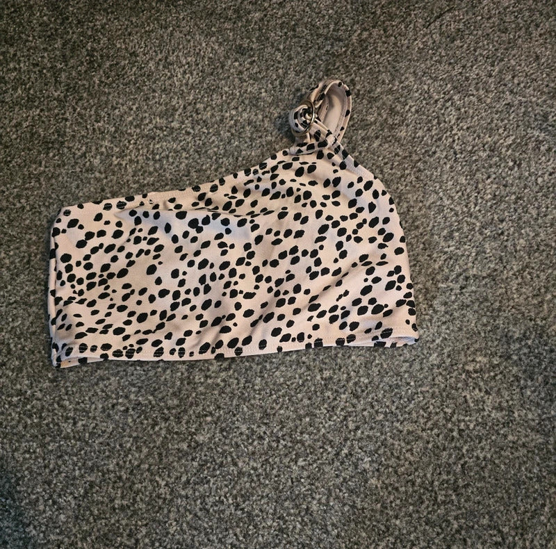 River Island Girls Beige & Black Animal Print One Shoulder Crop Top Size 9-10 Years