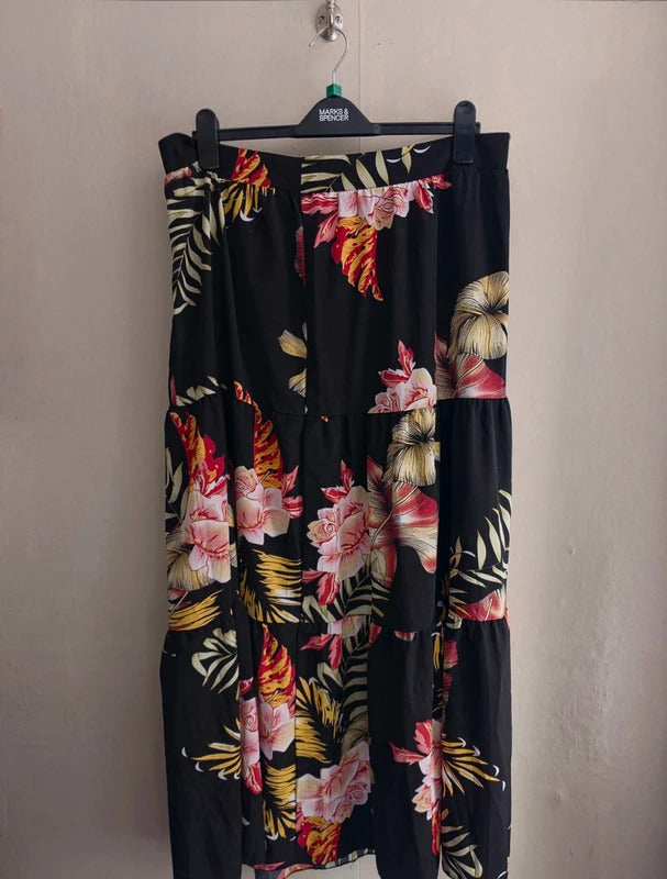Shein Curve Black Multicoloured Floral Flared Maxi Skirt 1XL Size 18