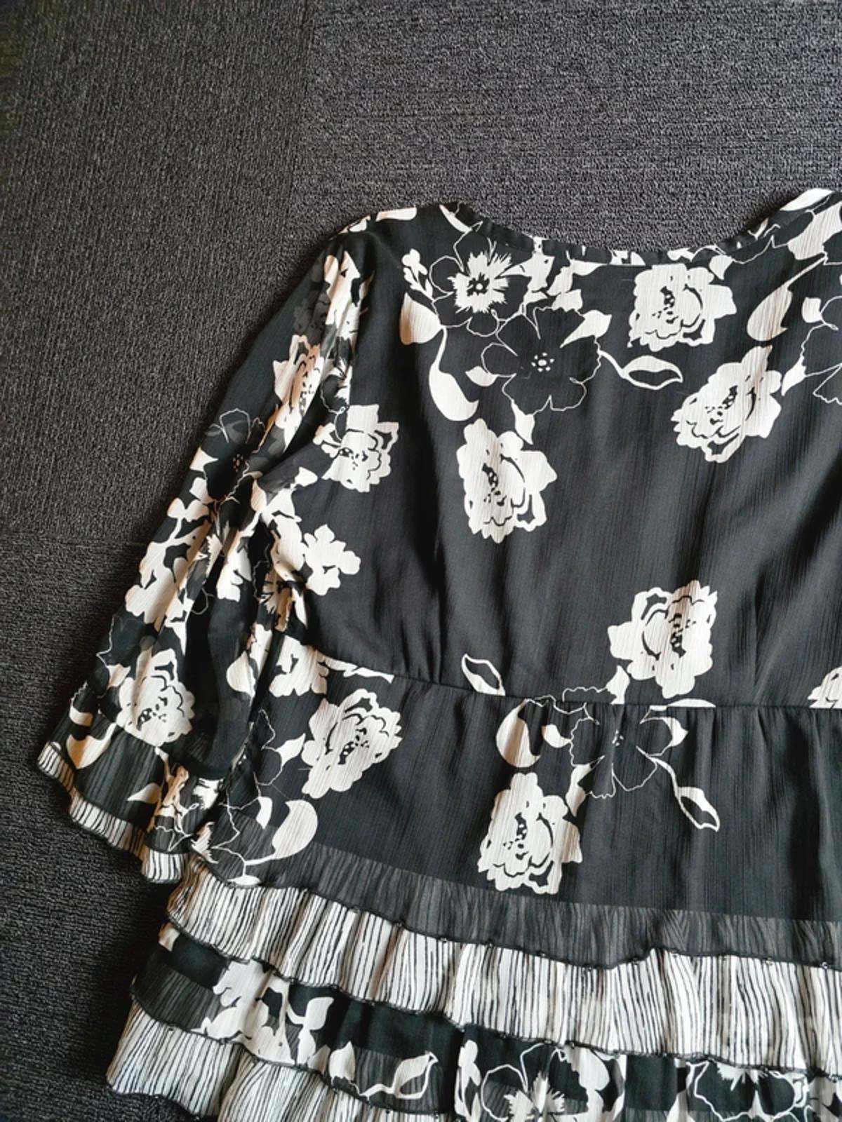 Per Una Blouse Black & White Size 16 Frilly Smart Causal