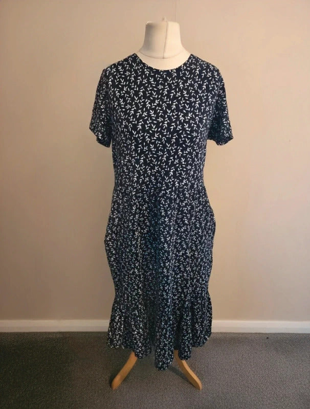 Barbour Navy & White Floral Short Sleeved Flared Midi Dress with Pockets Size 12