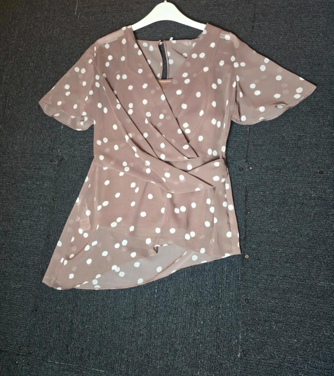 Jacqueline Vert brown & white polka dot top size 8 NWT