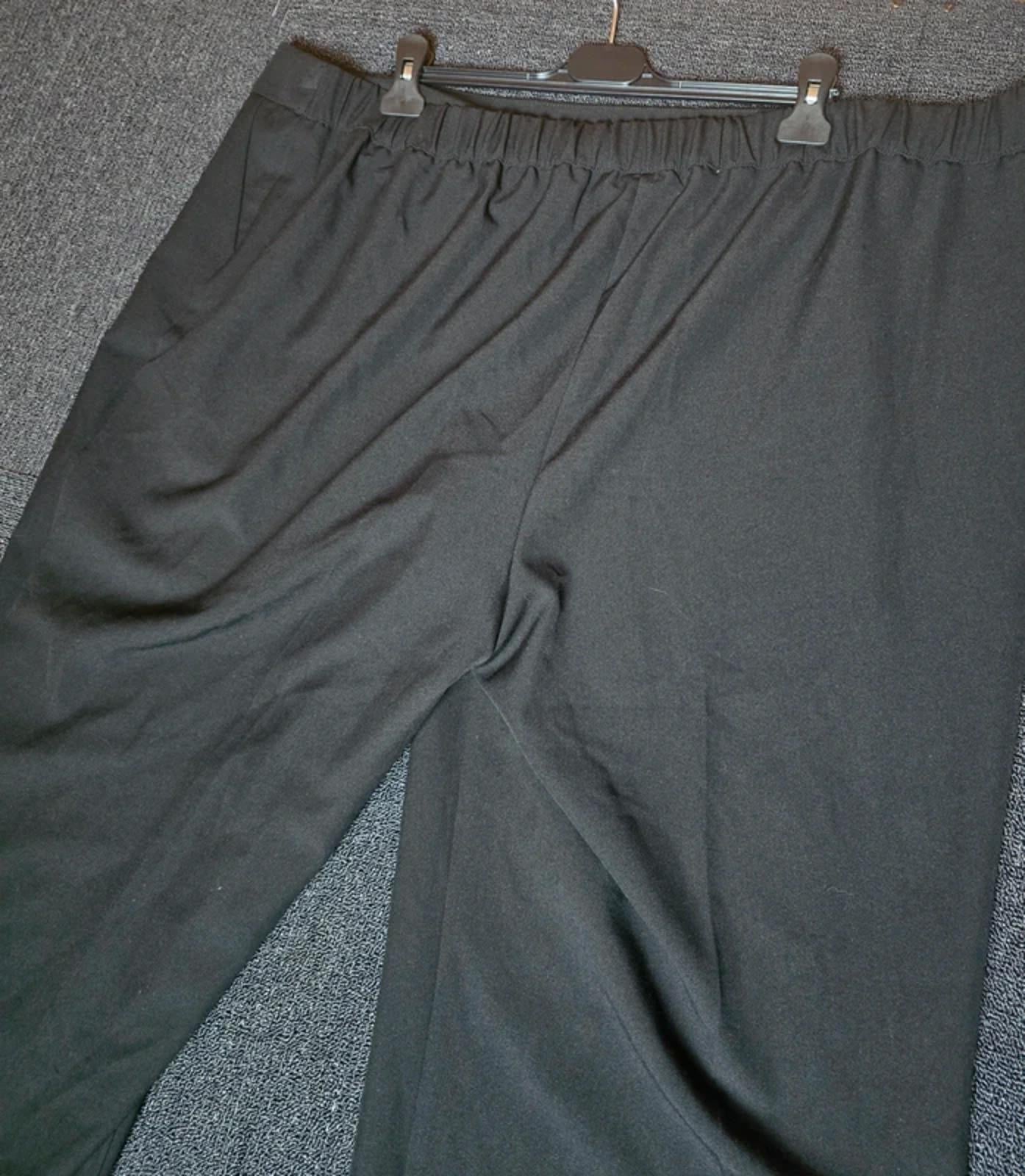 Avenue Black Straight Leg Work Trousers – Size 22 – Tummy Control – NWT