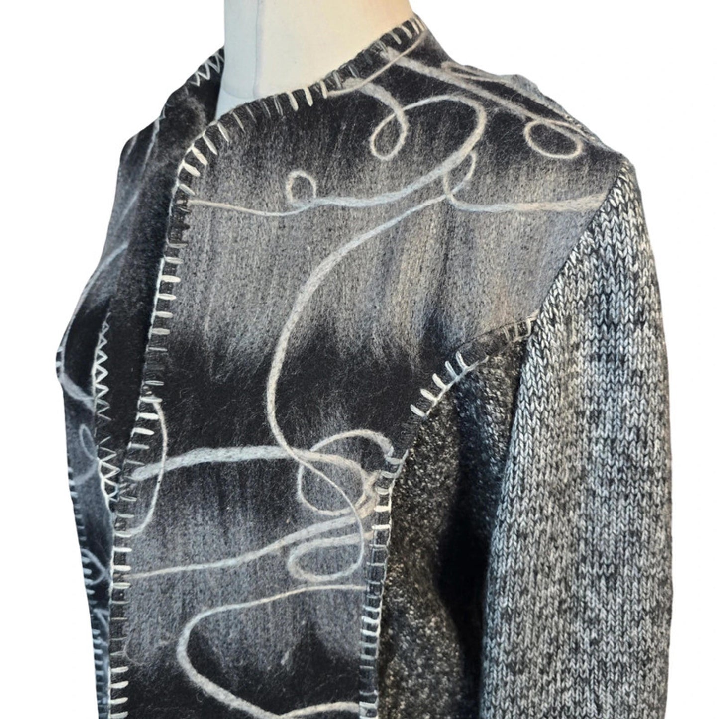 Klass Cardigan Grey Black Pattern Size 16 Open Front Causal